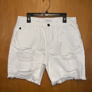NWT white distressed Kancan shorts sz M